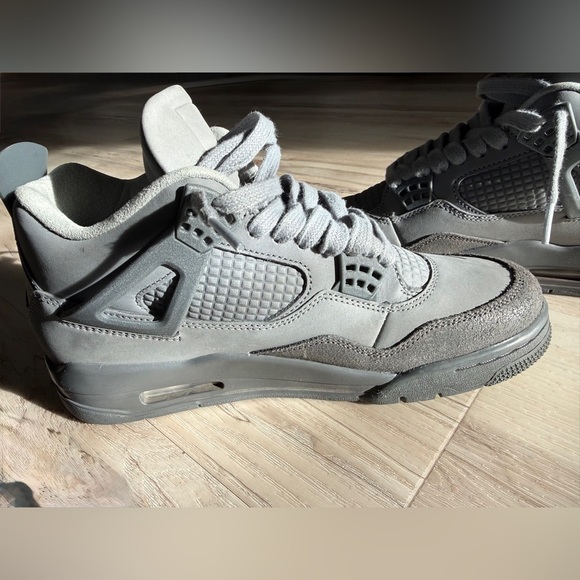 Nike Jordan 4 Grey Retro SE Wet Cement Sneakers FQ7928-001 - Picture 5 of 16